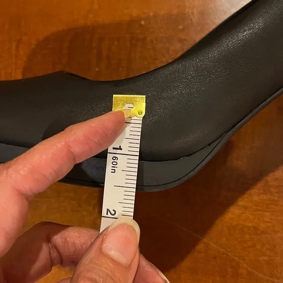 Clarks Ultimate Comfort heels/ pumps. Cushioned insole, arch support. Black. 9 - Picture 15 of 15